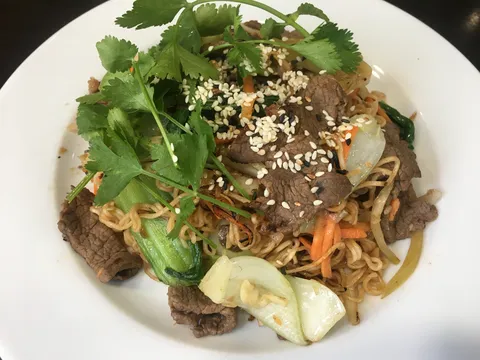 Mì xào - Nouilles de blé jaune au bœuf
