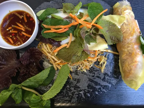 Rouleaux de printemps en préparation